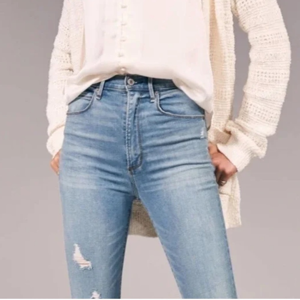 Abercrombie and Fitch - ultra High Risky skinny ankle jeans - Picture 4 of 6